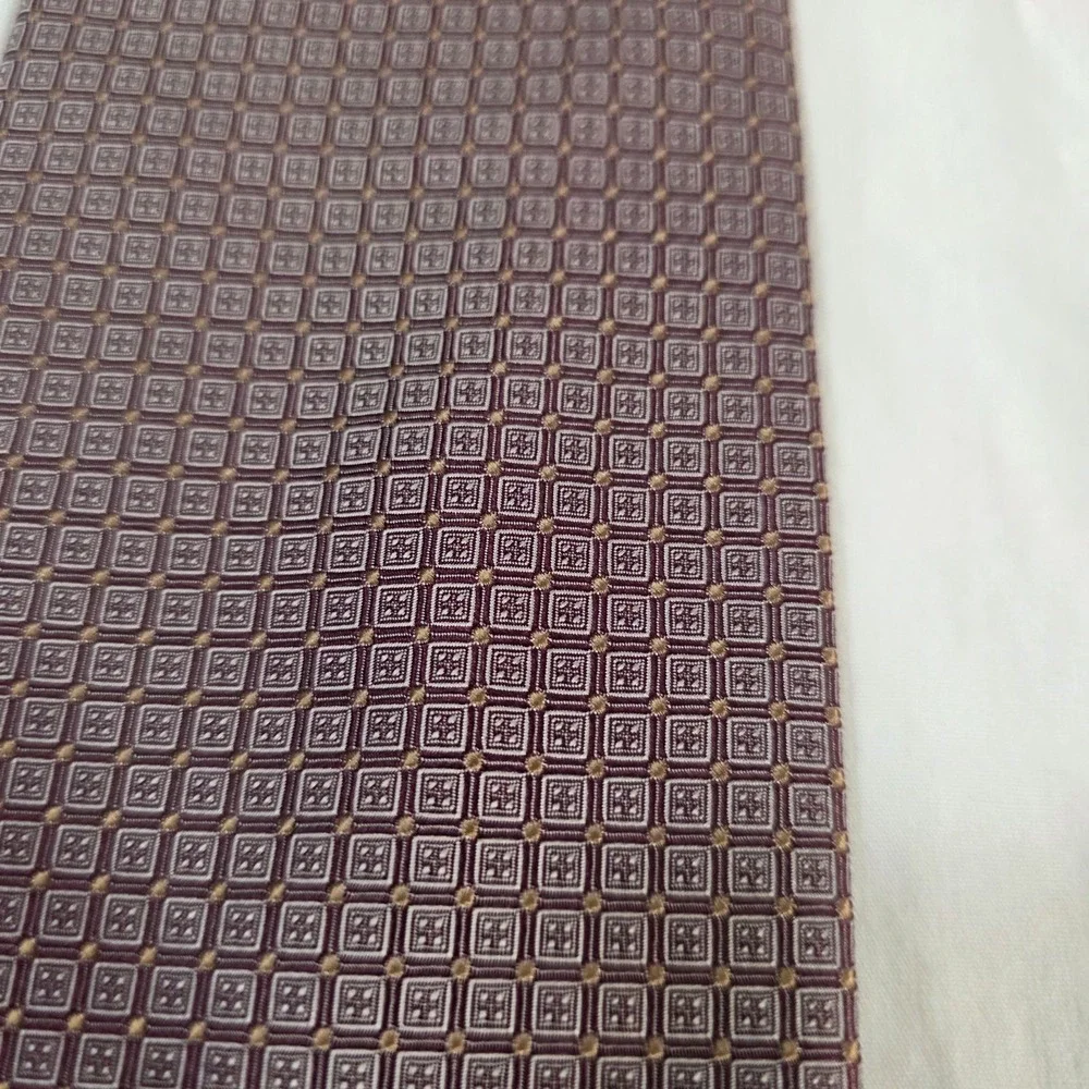 PRONTO UOMO‎ Mens Silk NWOT Tie Geometric Pattern Neck Tie Burgundy Gold Formal